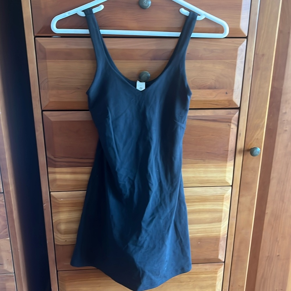 Lululemon Align Dress size 0, black, built in bra and shorts, v neck